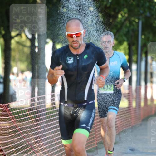 07.09.2025 - 19. Norderstedt Triathlon Michael Strokosch http://msf.ph/oto/8774410 07.09.2025 16:40:19 Laufen 386, 431, 1553, 1573, 1632 meine-sportfotos.de