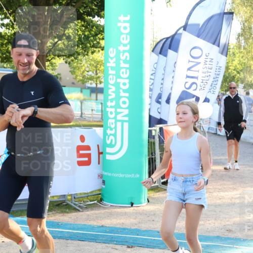 07.09.2025 - 19. Norderstedt Triathlon Zöllner http://msf.ph/oto/8774547 07.09.2025 16:57:53 Ziel 1415, 1516 meine-sportfotos.de