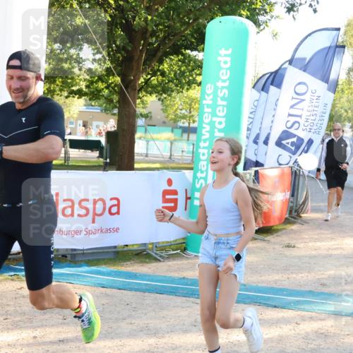 07.09.2025 - 19. Norderstedt Triathlon Zöllner http://msf.ph/oto/8774551 07.09.2025 16:57:53 Ziel 1415, 1516 meine-sportfotos.de