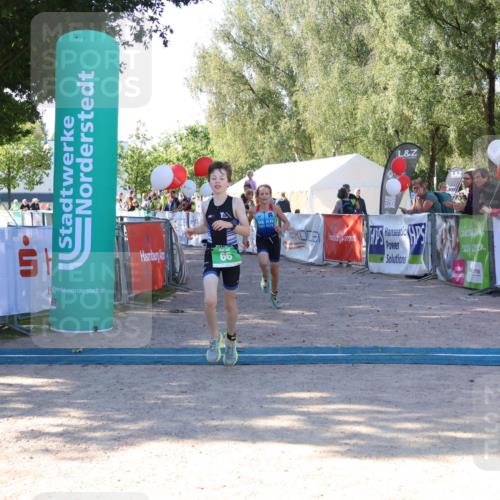 07.09.2025 - 19. Norderstedt Triathlon Zöllner http://msf.ph/oto/8774552 07.09.2025 11:03:07 Ziel 56, 66, 124 meine-sportfotos.de