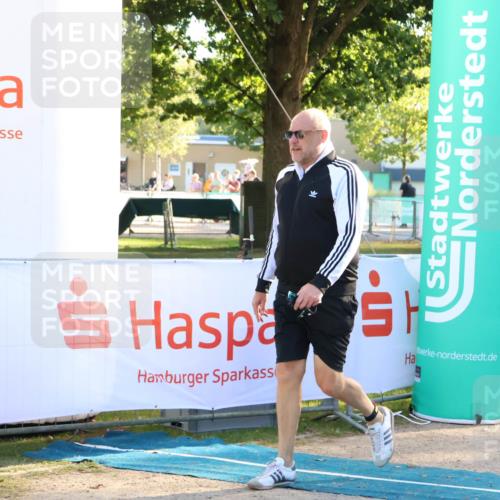 07.09.2025 - 19. Norderstedt Triathlon Zöllner http://msf.ph/oto/8774597 07.09.2025 16:57:58 Ziel 1415, 1516 meine-sportfotos.de