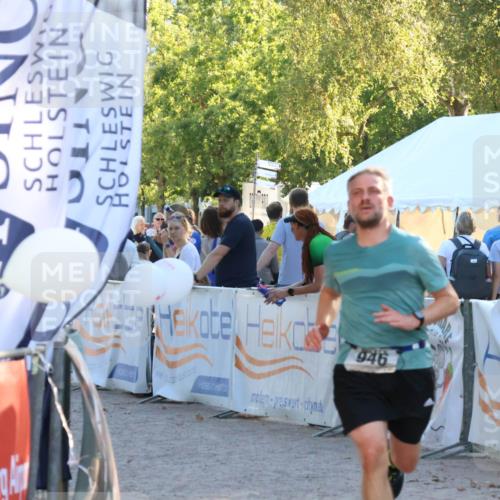 07.09.2025 - 19. Norderstedt Triathlon Zöllner http://msf.ph/oto/8774610 07.09.2025 16:58:05 Ziel 946 meine-sportfotos.de