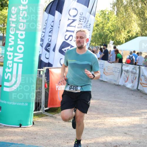 07.09.2025 - 19. Norderstedt Triathlon Zöllner http://msf.ph/oto/8774642 07.09.2025 16:58:07 Ziel 946 meine-sportfotos.de