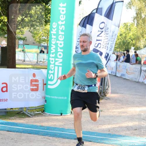 07.09.2025 - 19. Norderstedt Triathlon Zöllner http://msf.ph/oto/8774648 07.09.2025 16:58:07 Ziel 946 meine-sportfotos.de