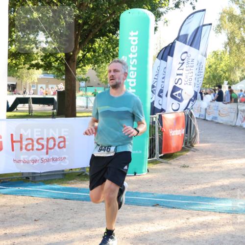 07.09.2025 - 19. Norderstedt Triathlon Zöllner http://msf.ph/oto/8774652 07.09.2025 16:58:07 Ziel 946 meine-sportfotos.de