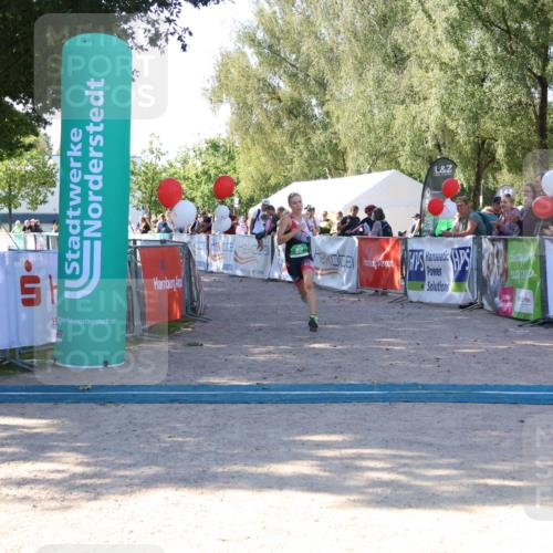 07.09.2025 - 19. Norderstedt Triathlon Zöllner http://msf.ph/oto/8774684 07.09.2025 11:04:21 Ziel 71, 92 meine-sportfotos.de