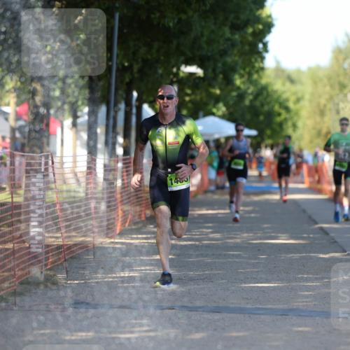 07.09.2025 - 19. Norderstedt Triathlon Michael Strokosch http://msf.ph/oto/8774743 07.09.2025 15:43:26 Laufen 450, 1483, 1488 meine-sportfotos.de