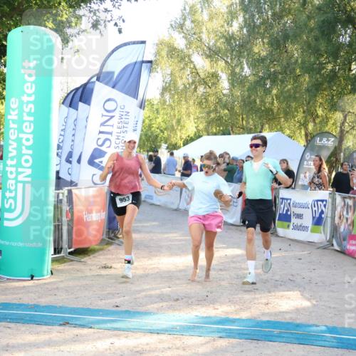 07.09.2025 - 19. Norderstedt Triathlon Zöllner http://msf.ph/oto/8774778 07.09.2025 16:58:41 Ziel 953, 956, 1091 meine-sportfotos.de