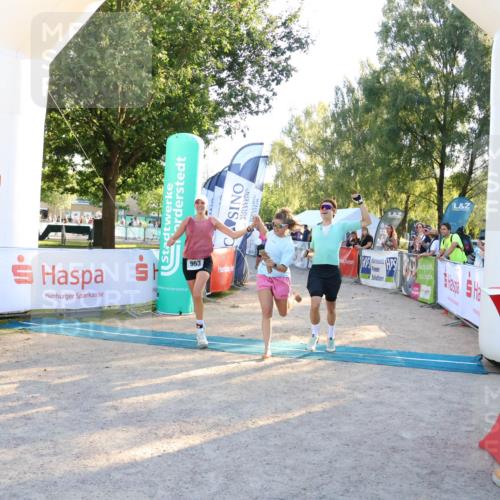 07.09.2025 - 19. Norderstedt Triathlon Zöllner http://msf.ph/oto/8774791 07.09.2025 16:58:41 Ziel 953, 956, 1091 meine-sportfotos.de