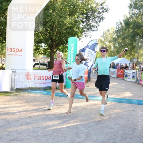 07.09.2025 - 19. Norderstedt Triathlon Zöllner http://msf.ph/oto/8774804 07.09.2025 16:58:42 Ziel 953, 956, 1091 meine-sportfotos.de