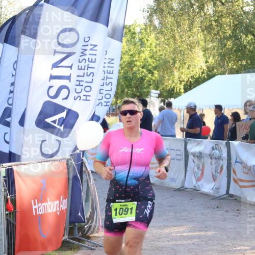07.09.2025 - 19. Norderstedt Triathlon Zöllner http://msf.ph/oto/8774814 07.09.2025 16:58:45 Ziel 953, 1091 meine-sportfotos.de