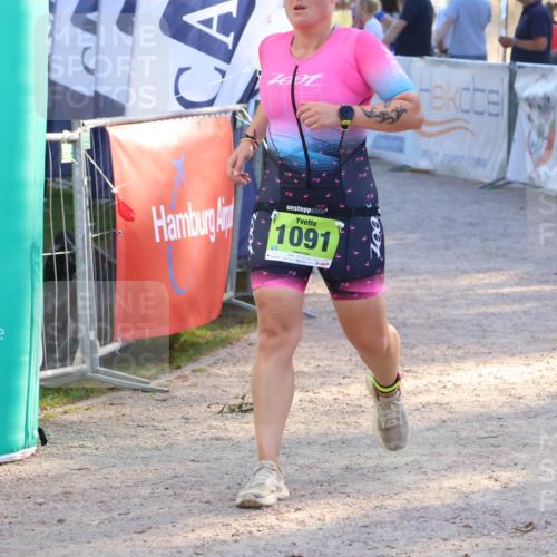 07.09.2025 - 19. Norderstedt Triathlon Zöllner http://msf.ph/oto/8774818 07.09.2025 16:58:45 Ziel 953, 1091 meine-sportfotos.de