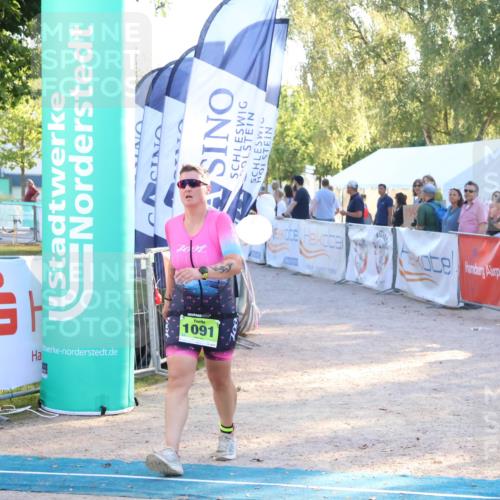 07.09.2025 - 19. Norderstedt Triathlon Zöllner http://msf.ph/oto/8774834 07.09.2025 16:58:46 Ziel 953, 1091 meine-sportfotos.de