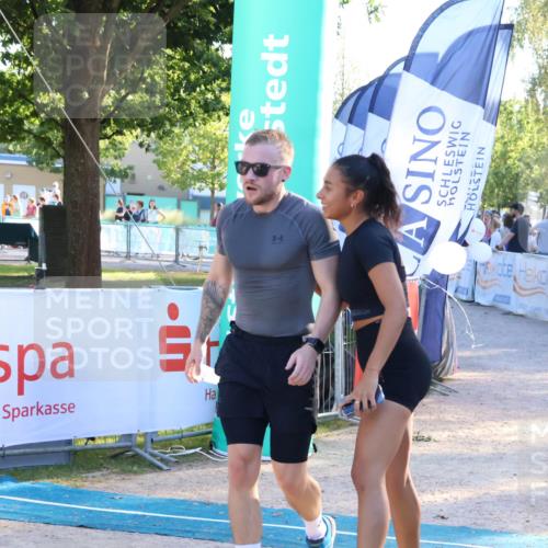 07.09.2025 - 19. Norderstedt Triathlon Zöllner http://msf.ph/oto/8774852 07.09.2025 16:58:58 Ziel 951 meine-sportfotos.de