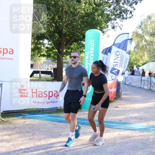07.09.2025 - 19. Norderstedt Triathlon Zöllner http://msf.ph/oto/8774858 07.09.2025 16:58:58 Ziel 951 meine-sportfotos.de
