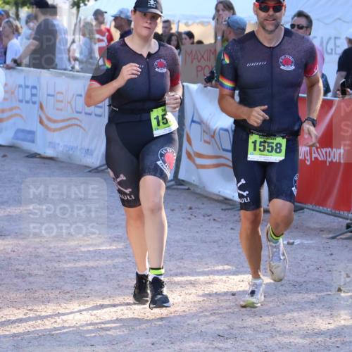 07.09.2025 - 19. Norderstedt Triathlon Zöllner http://msf.ph/oto/8774865 07.09.2025 16:59:03 Ziel 1558, 1560 meine-sportfotos.de