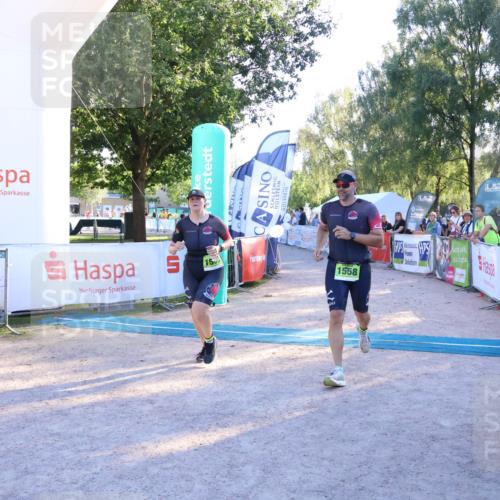 07.09.2025 - 19. Norderstedt Triathlon Zöllner http://msf.ph/oto/8774908 07.09.2025 16:59:05 Ziel 1558, 1560 meine-sportfotos.de