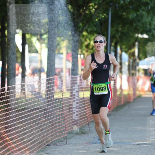 07.09.2025 - 19. Norderstedt Triathlon Michael Strokosch http://msf.ph/oto/8774926 07.09.2025 16:42:12 Laufen 461, 1056, 1098 meine-sportfotos.de
