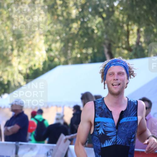 07.09.2025 - 19. Norderstedt Triathlon Zöllner http://msf.ph/oto/8774955 07.09.2025 16:59:26 Ziel 882 meine-sportfotos.de
