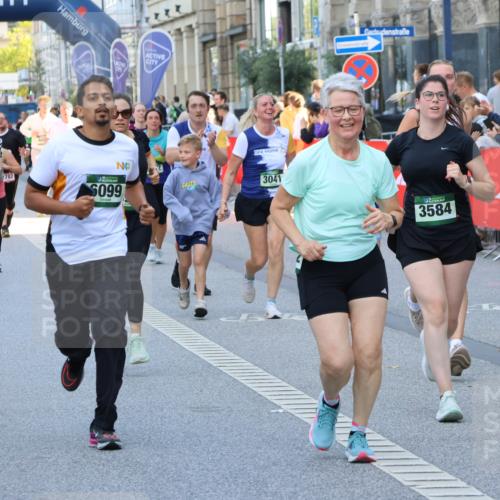 07.09.2025 - BARMER Alsterlauf Strokosch-Dieckow http://msf.ph/oto/8775050 07.09.2025 10:08:21 Ziel 2161, 2479, 2480, 2591, 2648, 2654, 2657, 2828, 3130, 3202, 3203, 3285, 3408, 3900, 3902, 4332, 4506, 4778, 5244, 5251, 5272, 5287, 5310, 5336, 5369, 5536, 5600, 5601, 5651, 5746, 6109, 6179, 8169, 8171, 8187, 8237, 8253 meine-sportfotos.de