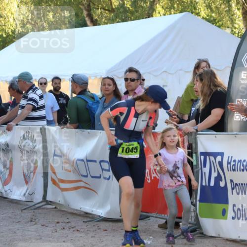 07.09.2025 - 19. Norderstedt Triathlon Zöllner http://msf.ph/oto/8775103 07.09.2025 16:59:54 Ziel 414, 1045 meine-sportfotos.de