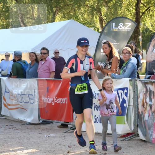 07.09.2025 - 19. Norderstedt Triathlon Zöllner http://msf.ph/oto/8775130 07.09.2025 16:59:55 Ziel 414, 1045 meine-sportfotos.de