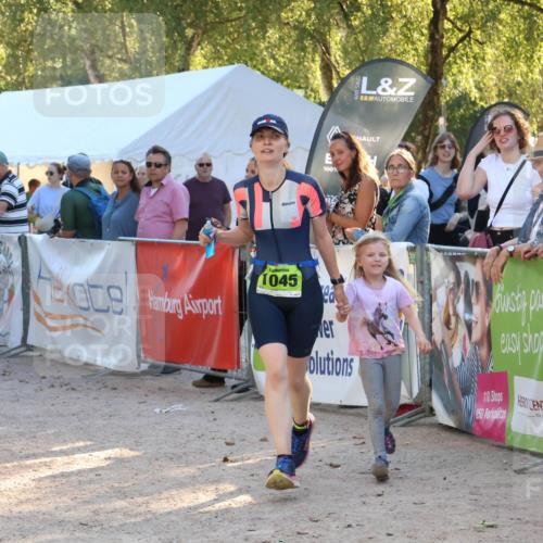 07.09.2025 - 19. Norderstedt Triathlon Zöllner http://msf.ph/oto/8775134 07.09.2025 16:59:56 Ziel 414, 1045, 1568 meine-sportfotos.de