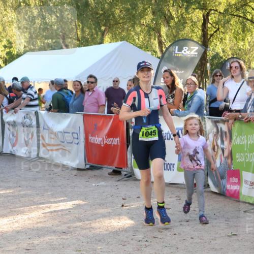 07.09.2025 - 19. Norderstedt Triathlon Zöllner http://msf.ph/oto/8775140 07.09.2025 16:59:56 Ziel 414, 1045, 1568 meine-sportfotos.de