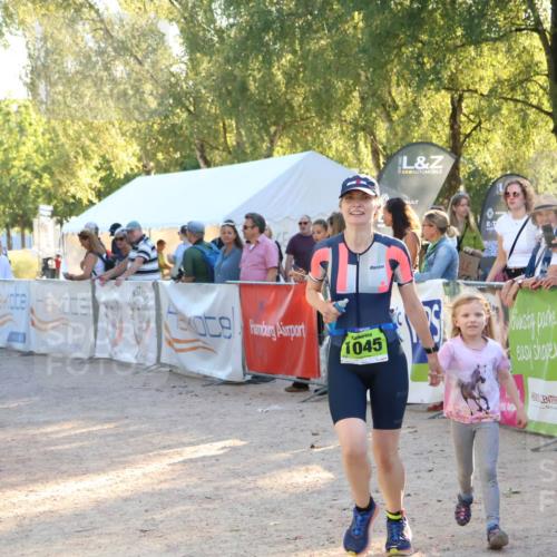 07.09.2025 - 19. Norderstedt Triathlon Zöllner http://msf.ph/oto/8775153 07.09.2025 16:59:57 Ziel 1045, 1568 meine-sportfotos.de