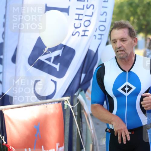 07.09.2025 - 19. Norderstedt Triathlon Zöllner http://msf.ph/oto/8775204 07.09.2025 17:00:00 Ziel 1045, 1568 meine-sportfotos.de
