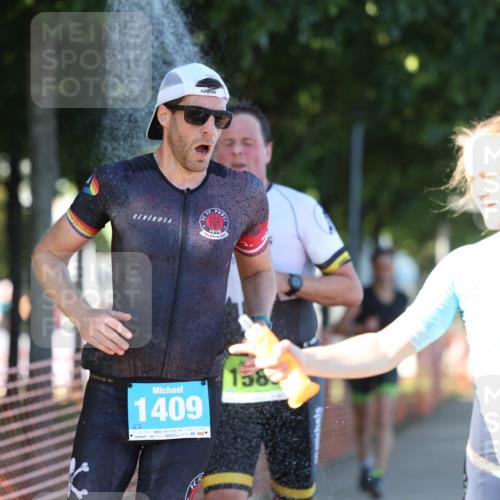 07.09.2025 - 19. Norderstedt Triathlon Michael Strokosch http://msf.ph/oto/8775207 07.09.2025 16:42:59 Laufen 927, 943, 1063, 1409, 1586 meine-sportfotos.de