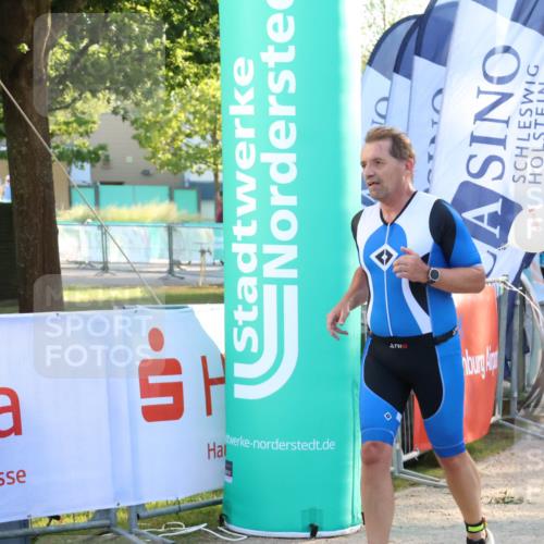 07.09.2025 - 19. Norderstedt Triathlon Zöllner http://msf.ph/oto/8775217 07.09.2025 17:00:01 Ziel 1045, 1568 meine-sportfotos.de