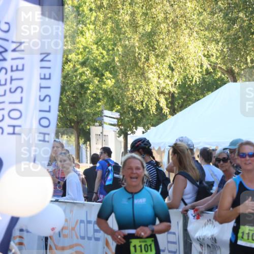 07.09.2025 - 19. Norderstedt Triathlon Zöllner http://msf.ph/oto/8775283 07.09.2025 17:00:26 Ziel 1101, 1106 meine-sportfotos.de