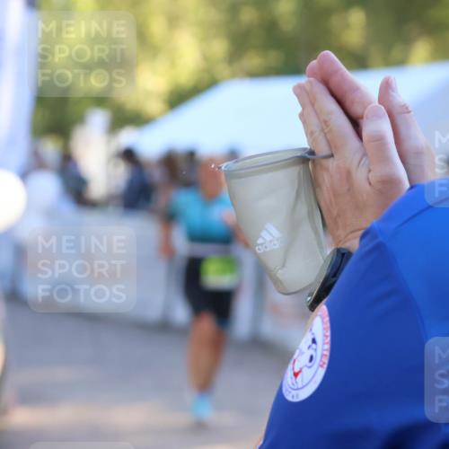07.09.2025 - 19. Norderstedt Triathlon Zöllner http://msf.ph/oto/8775304 07.09.2025 17:00:27 Ziel 1101, 1106 meine-sportfotos.de