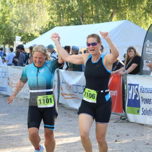 07.09.2025 - 19. Norderstedt Triathlon Zöllner http://msf.ph/oto/8775322 07.09.2025 17:00:29 Ziel 1101, 1106 meine-sportfotos.de