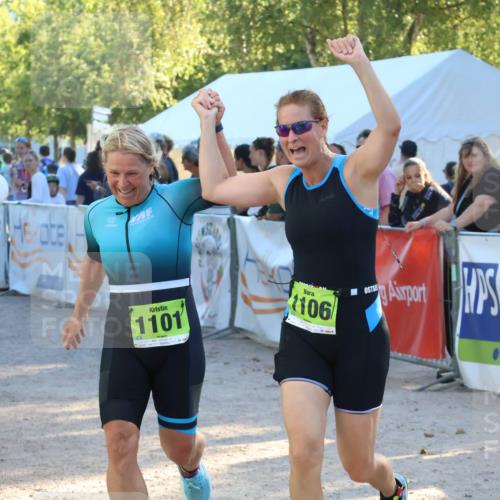 07.09.2025 - 19. Norderstedt Triathlon Zöllner http://msf.ph/oto/8775325 07.09.2025 17:00:30 Ziel 1101, 1106 meine-sportfotos.de