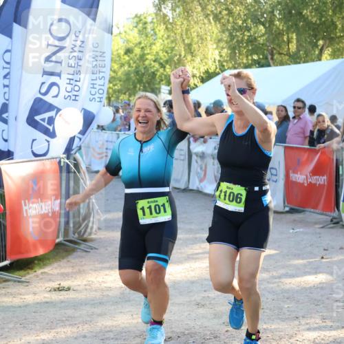 07.09.2025 - 19. Norderstedt Triathlon Zöllner http://msf.ph/oto/8775341 07.09.2025 17:00:30 Ziel 1101, 1106 meine-sportfotos.de