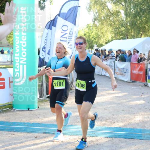 07.09.2025 - 19. Norderstedt Triathlon Zöllner http://msf.ph/oto/8775354 07.09.2025 17:00:31 Ziel 1101, 1106 meine-sportfotos.de