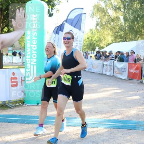 07.09.2025 - 19. Norderstedt Triathlon Zöllner http://msf.ph/oto/8775358 07.09.2025 17:00:31 Ziel 1101, 1106 meine-sportfotos.de