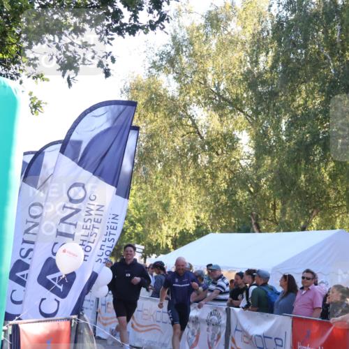 07.09.2025 - 19. Norderstedt Triathlon Zöllner http://msf.ph/oto/8775365 07.09.2025 17:00:37 Ziel 938, 1106 meine-sportfotos.de