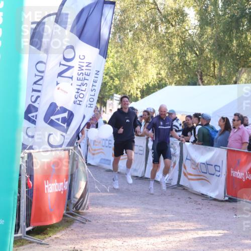07.09.2025 - 19. Norderstedt Triathlon Zöllner http://msf.ph/oto/8775372 07.09.2025 17:00:37 Ziel 938, 1106 meine-sportfotos.de
