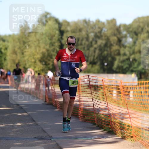 07.09.2025 - 19. Norderstedt Triathlon Michael Strokosch http://msf.ph/oto/8775424 07.09.2025 15:45:45 Laufen 1485, 1497 meine-sportfotos.de