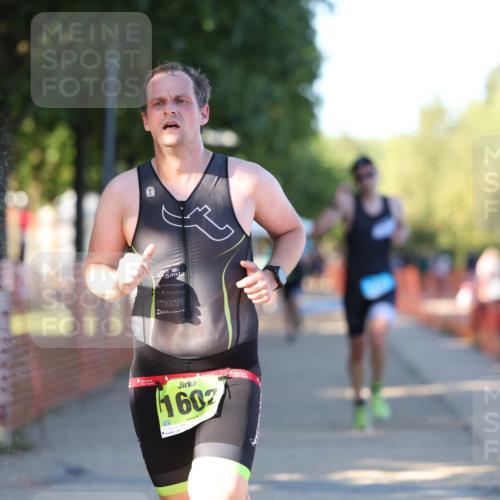 07.09.2025 - 19. Norderstedt Triathlon Michael Strokosch http://msf.ph/oto/8775443 07.09.2025 16:43:32 Laufen 1411, 1602, 1631 meine-sportfotos.de