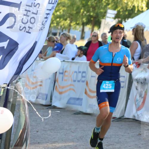 07.09.2025 - 19. Norderstedt Triathlon Zöllner http://msf.ph/oto/8775444 07.09.2025 17:01:18 Ziel 425 meine-sportfotos.de