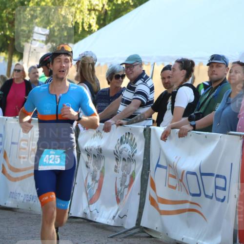 07.09.2025 - 19. Norderstedt Triathlon Zöllner http://msf.ph/oto/8775449 07.09.2025 17:01:18 Ziel 425 meine-sportfotos.de