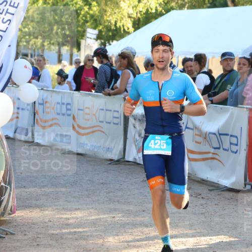 07.09.2025 - 19. Norderstedt Triathlon Zöllner http://msf.ph/oto/8775482 07.09.2025 17:01:19 Ziel 425 meine-sportfotos.de