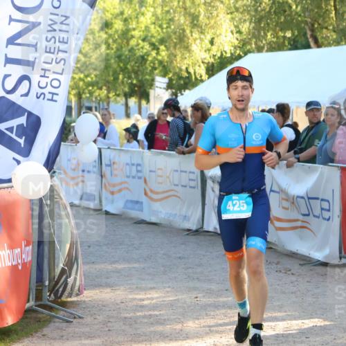 07.09.2025 - 19. Norderstedt Triathlon Zöllner http://msf.ph/oto/8775489 07.09.2025 17:01:20 Ziel 425 meine-sportfotos.de