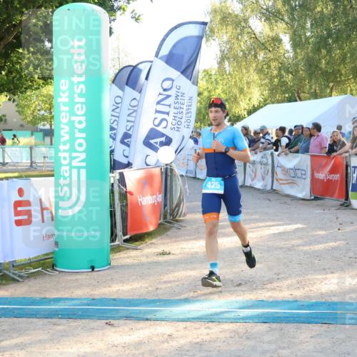 07.09.2025 - 19. Norderstedt Triathlon Zöllner http://msf.ph/oto/8775505 07.09.2025 17:01:21 Ziel 425 meine-sportfotos.de