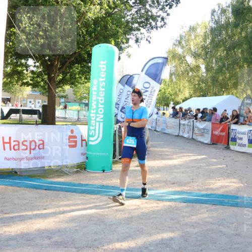 07.09.2025 - 19. Norderstedt Triathlon Zöllner http://msf.ph/oto/8775519 07.09.2025 17:01:22 Ziel 425 meine-sportfotos.de