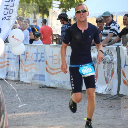 07.09.2025 - 19. Norderstedt Triathlon Zöllner http://msf.ph/oto/8775527 07.09.2025 17:01:35 Ziel 909 meine-sportfotos.de